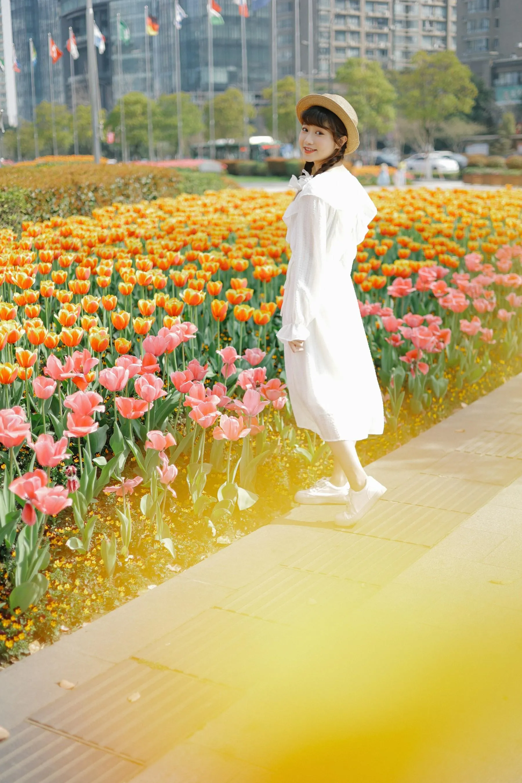 [YITUYU艺图语]2022.09.10 郁金香花开 蓝胖子- [28P]插图1
